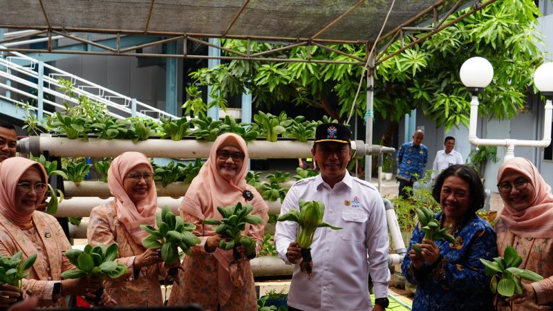Peluncuran program tanaman hidroponik di lingkungan Kantor Pusat BKN. (Dok. Istimewa)