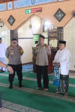 Program Jumat Keliling, Kapolres Banggai Kepulauan Ajak Warga Jaga Kamtibmas dan Cegah Kebakaran Lahan