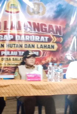 Bupati Sashabila Widya Lufitalia Mus Tiba di Posko Darurat Desa Salati, Tampung Langsung Keluhan Petani Terdampak Karhutla