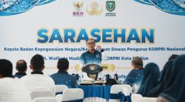 Prof Zudan ketika memberikan arahan di Sarasehan KORPRI bagi ASN di wilayah Kota Madiun. (Dok. Istimewa)