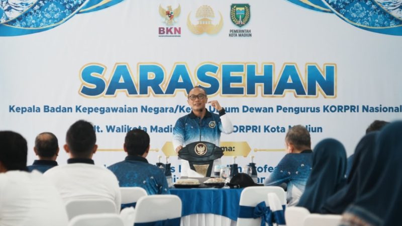 Prof Zudan ketika memberikan arahan di Sarasehan KORPRI bagi ASN di wilayah Kota Madiun. (Dok. Istimewa)